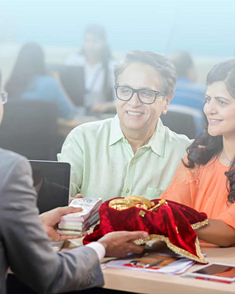 Get a gold loan instantly with <br/> minimum paperwork & win exciting rewards*